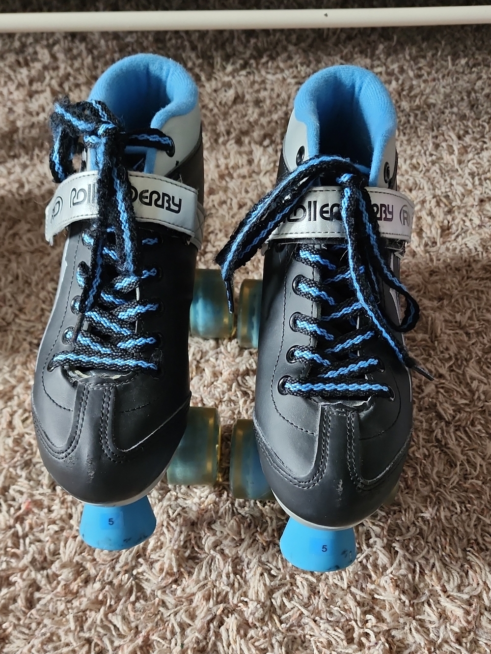 Roller Derby Blazer Youth Quad Roller Skates Black Blue Size 5 Light-Up